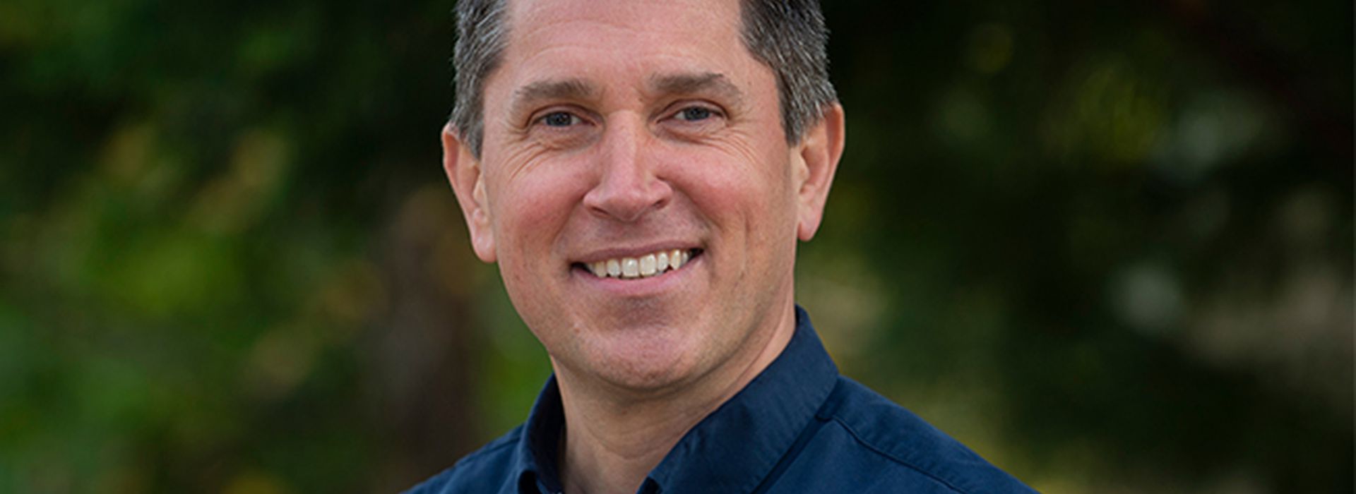 Headshot of Andrew Anderson