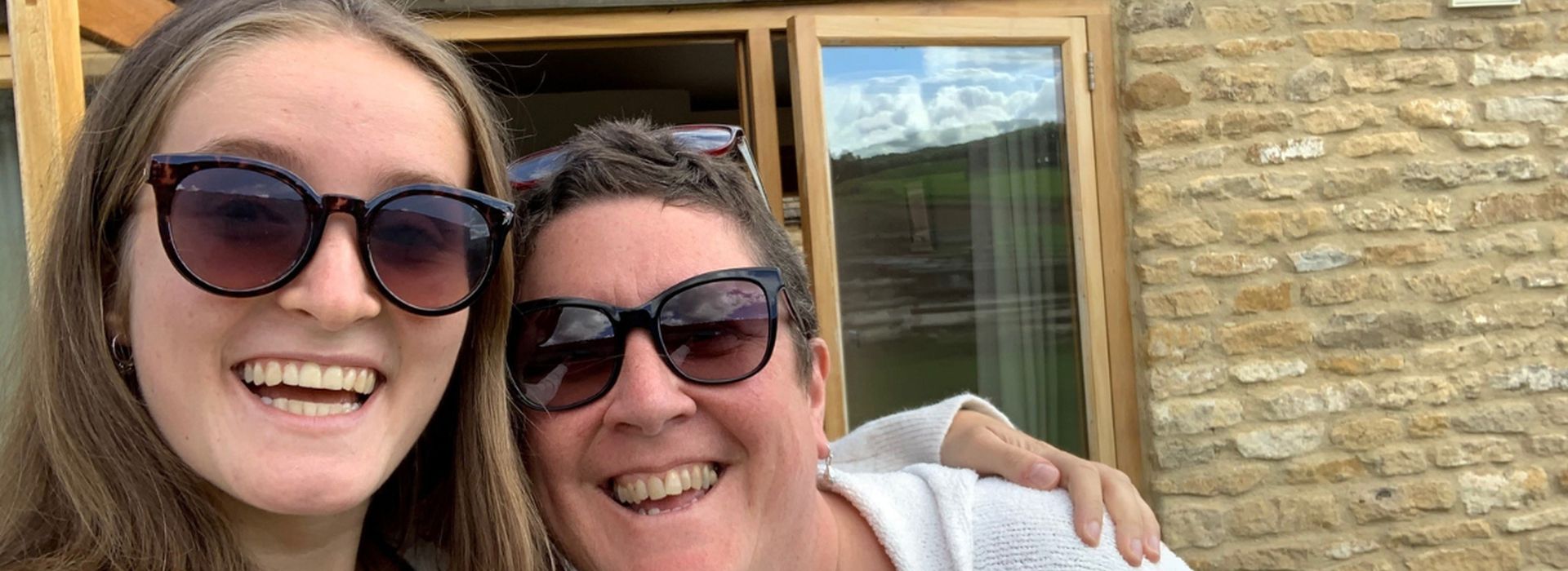 Selfie of Hannah and her mum, laughing